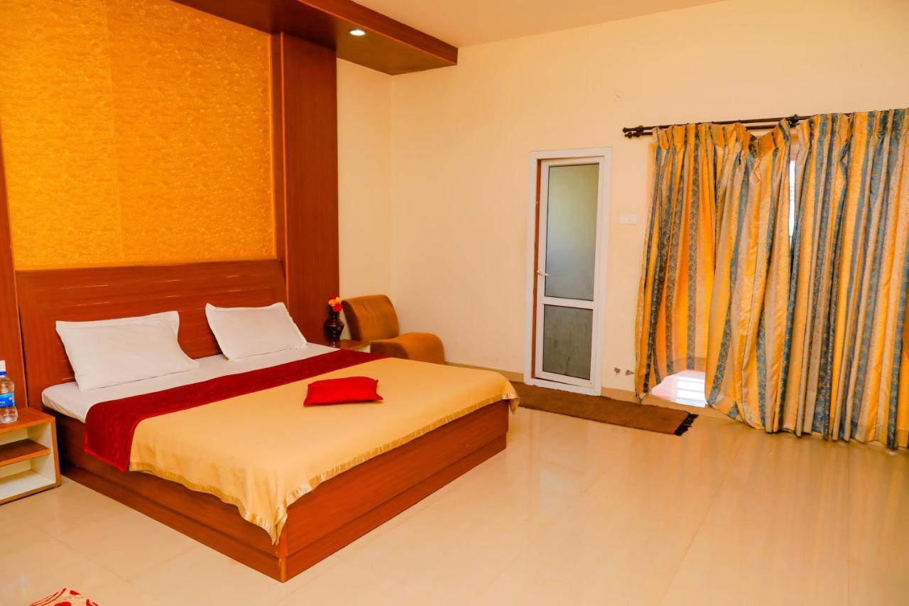 Hotel Jk Grand Йеркод Экстерьер фото