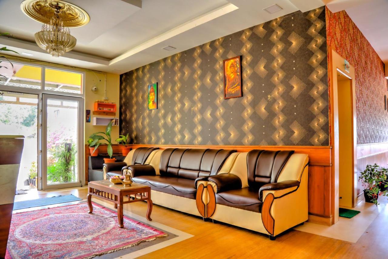 Hotel Jk Grand Йеркод Экстерьер фото