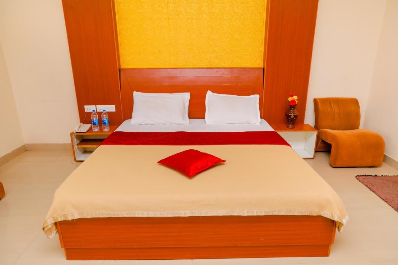 Hotel Jk Grand Йеркод Экстерьер фото